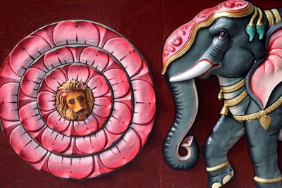 Sri Vadapathira Kaliamman Hindu-Tempel. Elefant und Lotusblume. Singapur von Unbekannt