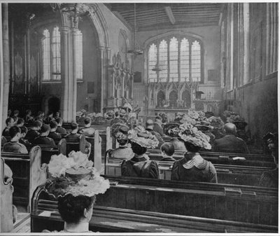 Sonntagsgottesdienst in der Kirche St. Peter ad Vincula, London, um 1903 von Unbekannt