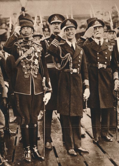 Der Herzog von York und Prinz Heinrich begrüßen den Prinzen von Wales in Portsmouth, 1925 von Unbekannt