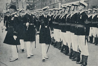 Der König eröffnet die Navy Week in Portsmouth von Unbekannt