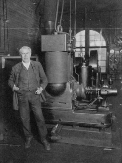 Thomas Alva Edison, amerikanischer Erfinder, mit seinem ersten Dynamo zur Erzeugung von elektrischem Licht, 1880er Jahre von Unbekannt