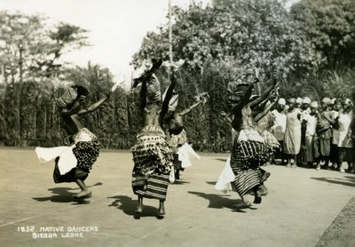 Tanzende Frauen, Sierra Leone, 20. Jahrhundert von Unbekannt