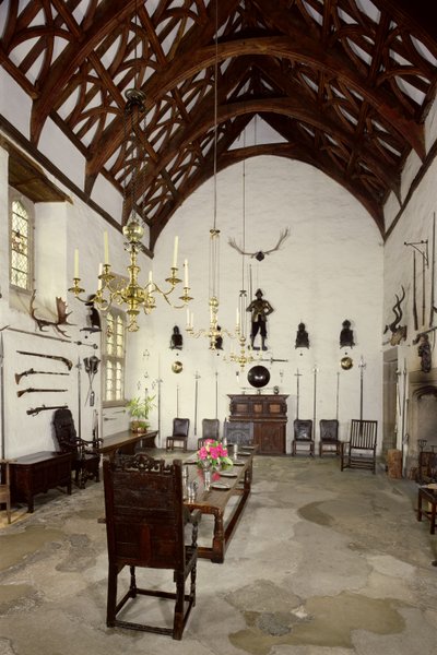 Innenansicht der Großen Halle, Cotehele House, Cornwall von Unbekannt Unbekannt