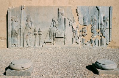 Basrelief der Nowruz-Audienz von Darius dem Großen von Benjamin Baud