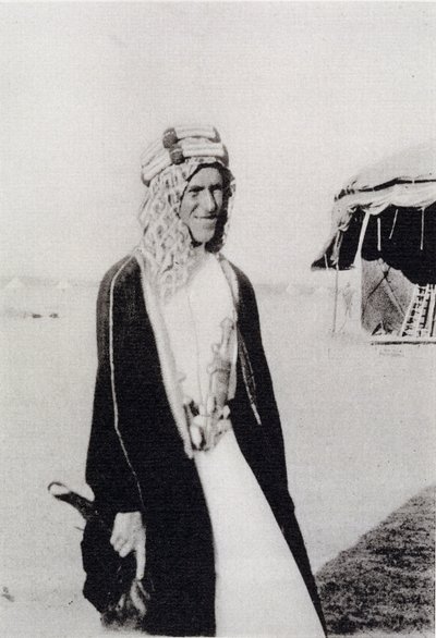 T. E. Lawrence in arabischer Kleidung von Unbekannt