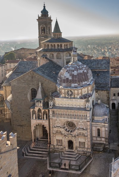 Blick auf die Piazza Duomo, Bergamo Alta, Italien von Unbekannter Künstler