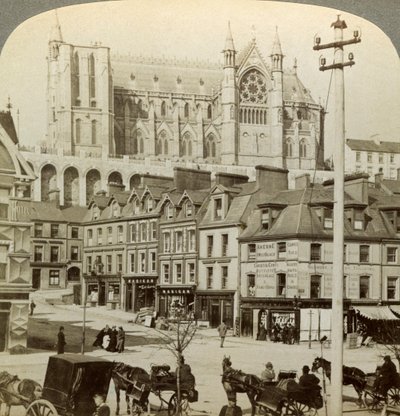 Kathedrale und Hauptstraße, Queenstown, Irland, Ende des 19. Jahrhunderts von Underwood and Underwood