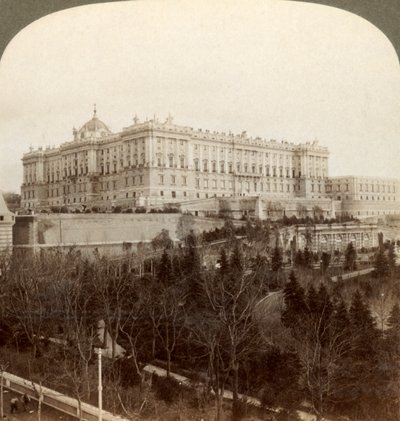 Das imposante Königspalast und der Königliche Park Campo del Moro, Madrid, Spanien, 1902 von Underwood and Underwood