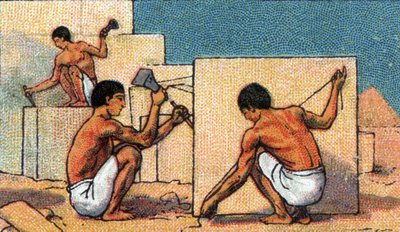 Alltagsleben im alten Ägypten: Steinmetze bei der Arbeit an Pyramidenbaustellen, Anfang des 20. Jahrhunderts von Unknown Artist