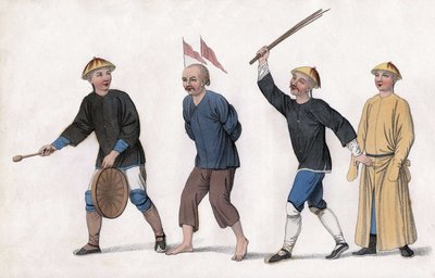 Eine Anklage wird vor Gericht gebracht. Um die Aufmerksamkeit der Öffentlichkeit zu erregen, sind rote Fahnen auf seinem Kopf befestigt und ein Mann schlägt den Gong. Gravur, in „Die Strafen der Chinesen“, London von Unknown artist