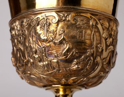 Metallbearbeitung. Kelch. Geschenk von Kanonikus A. Le Vaillant de la Bassarderie, Dekan des Domkapitels 1726 bis 1758. 18. Jahrhundert. Detail von Unknown artist