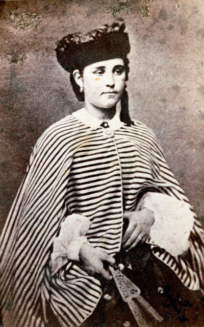Porträt von Teresita Garibaldi, Tochter des italienischen Patrioten und Helden des Risorgimento Giuseppe Garibaldi und seiner ersten Frau Anita. Fotografie. Private Sammlung von Unknown artist
