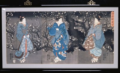 Ein Oban-Triptychon, das eine nächtliche Szene mit drei Bijin darstellt von Utagawa Kuniyoshi