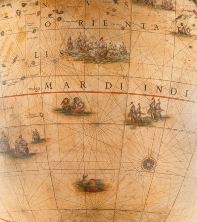 Großes Paar Bibliotheksgloben, der terrestrische 1645/48, der himmlische nach ca. 1630 von Willem Blaeu