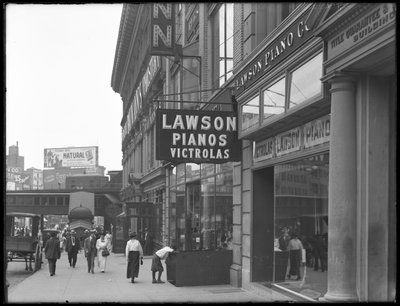 Schild für Lawson Pianos, 372 E. 149th Street, New York City, 2. August 1916 von William Davis Hassler