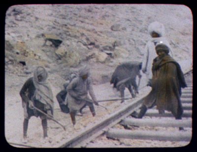 Indische Arbeiter beim Bau von Eisenbahnlinien, 1880 von William Henry Jackson