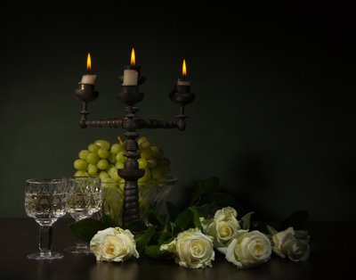 Elegantes Kerzenlicht-Stillleben von magnola