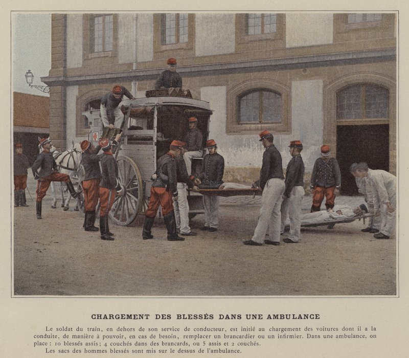 Verladen der Verwundeten in einen Krankenwagen (koloriertes Foto) von (after) French Photographer
