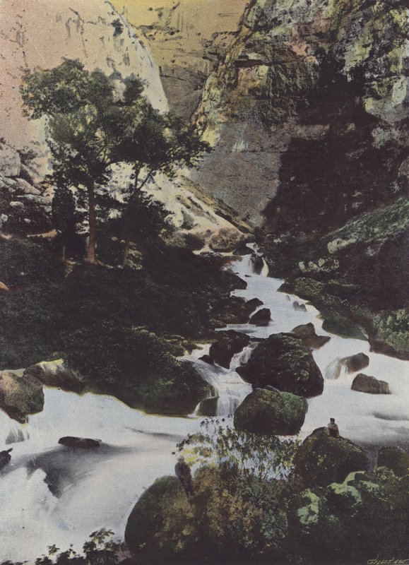 Quelle der Sorgue an der Fontaine de Vaucluse (Farbfoto) von (after) French Photographer