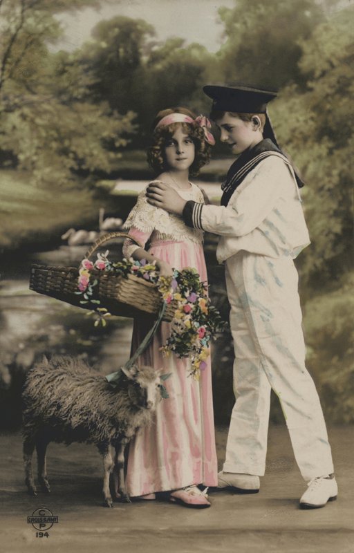 Zwei Kinder im Kostüm von French Photographer