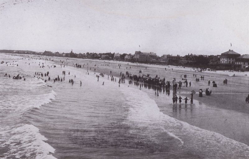 Old Orchard Beach, Maine: Old Orchard Beach (s/w Foto) von American Photographer (after)