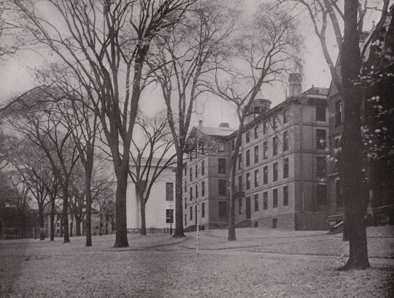 Providence, Rhode Island: Der Campus, Brown University (Schwarz-Weiß-Foto) von American Photographer (after)