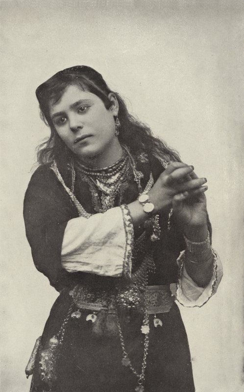 Tänzerin im Kairo-Theater von American Photographer