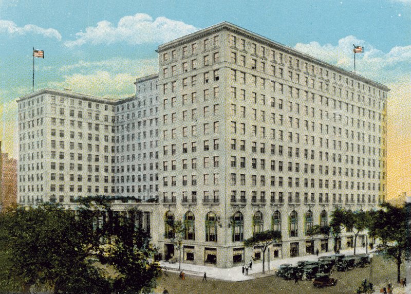 The Drake, Lake Shore Drive von American Photographer