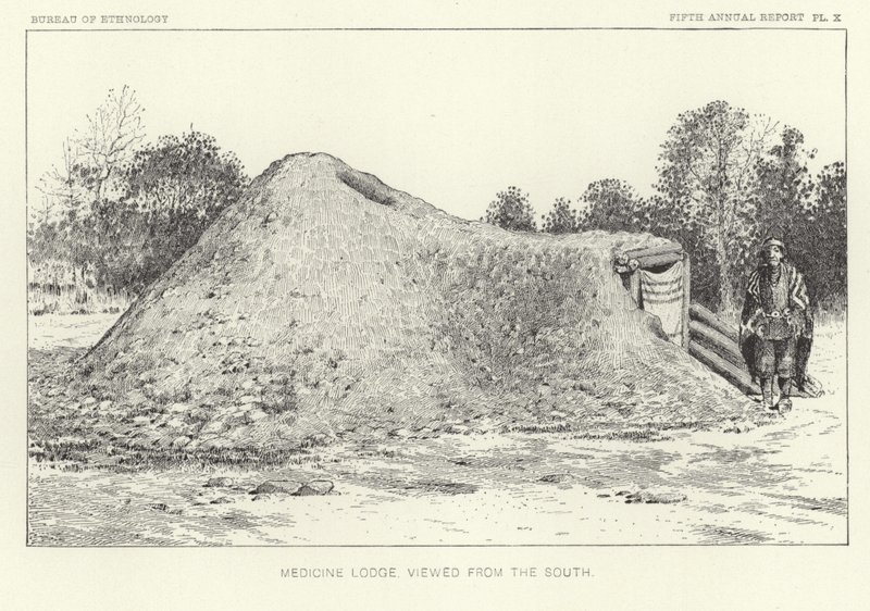 Medizin-Lodge von Süden gesehen von American School