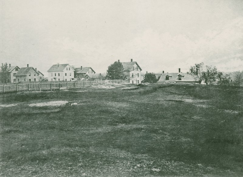 Hexenhügel, Salem von American School