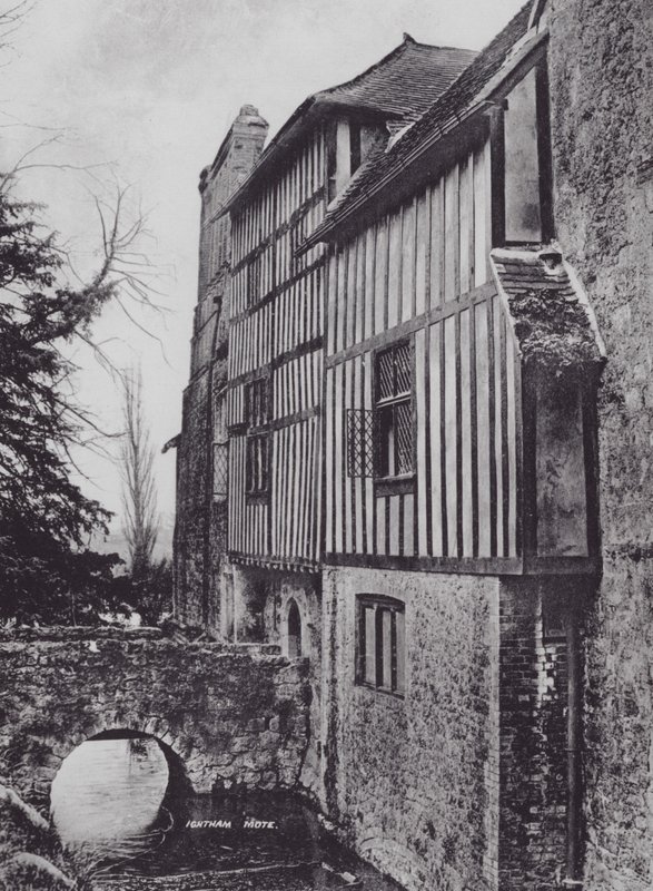 Ightham Mote (s/w Foto) von Charles Essenhigh Corke