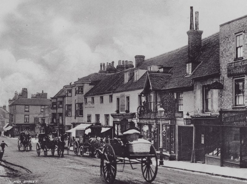 Sevenoaks: High Street (s/w Foto) von Charles Essenhigh Corke