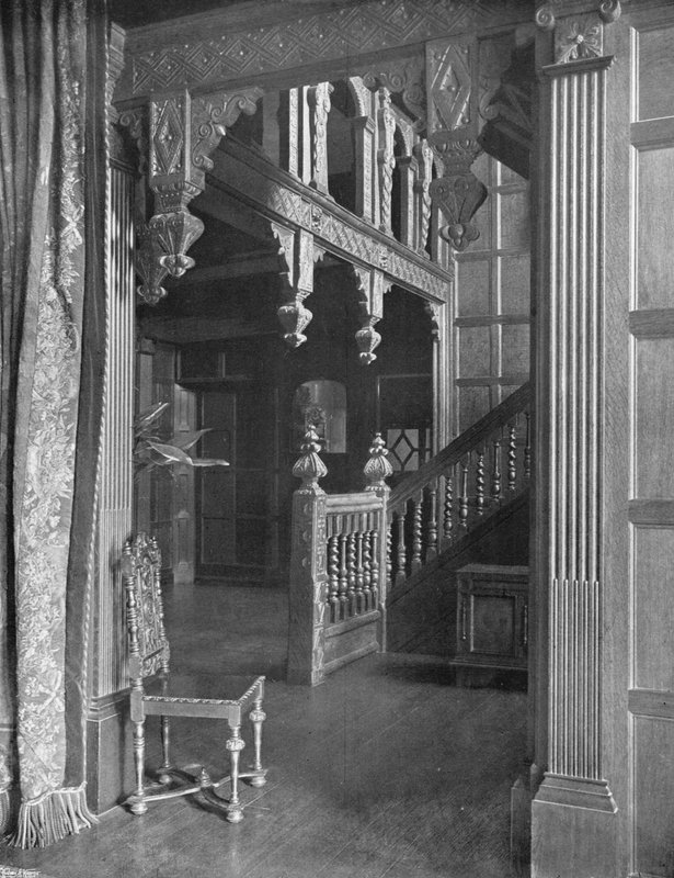 Die Halle und Treppe von Charles Latham