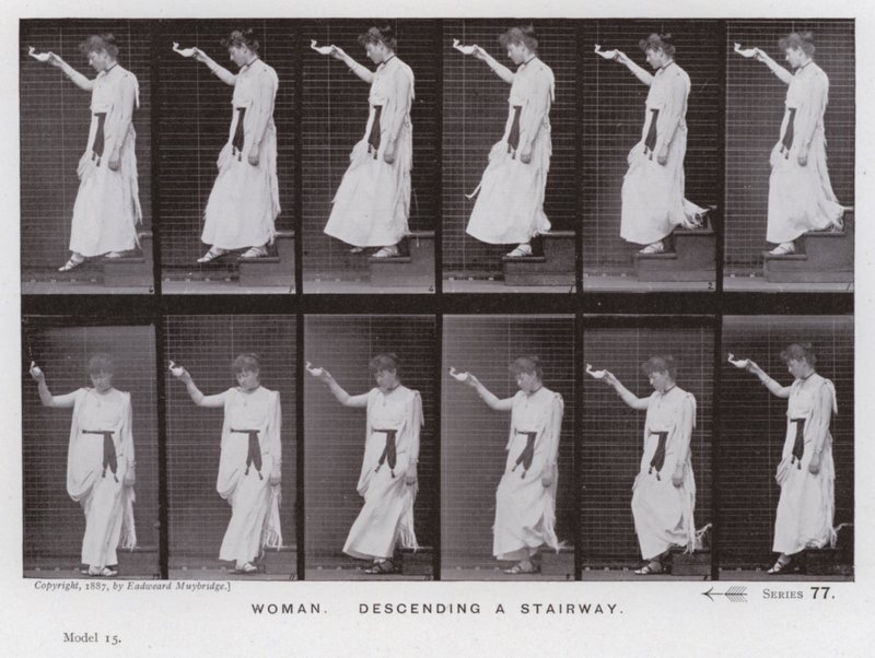 Die menschliche Figur in Bewegung: Frau, die eine Treppe hinuntergeht von Eadweard Muybridge