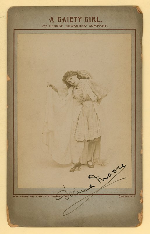 Eine Gaiety Girl - Decima Moore von English Photographer