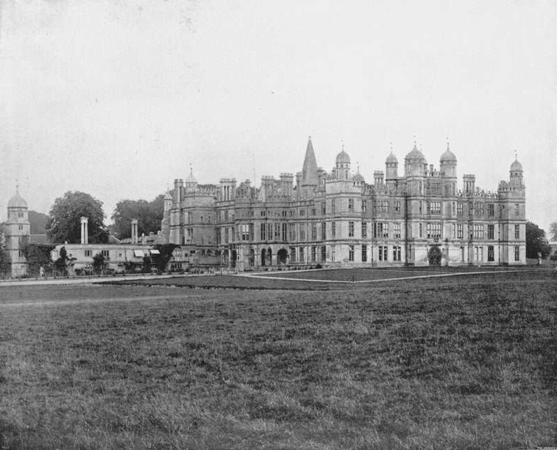 Burghley House (s/w Foto) von English Photographer