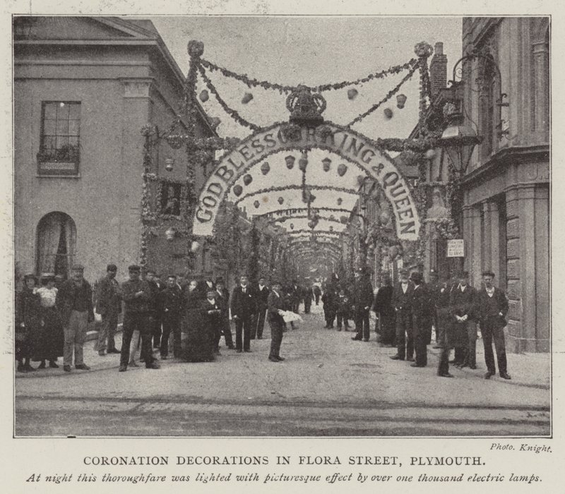 Krönungsdekorationen in der Flora Street, Plymouth von English Photographer