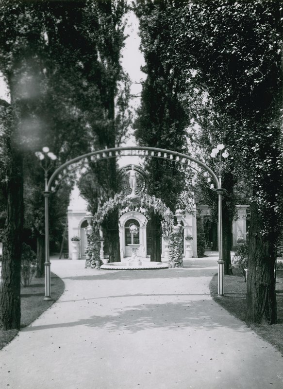 Cremorne Gardens, London: Die Grotte von English Photographer