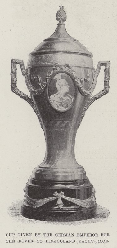 Pokal des deutschen Kaisers für das Dover-Helgoland-Yachtrennen von English Photographer