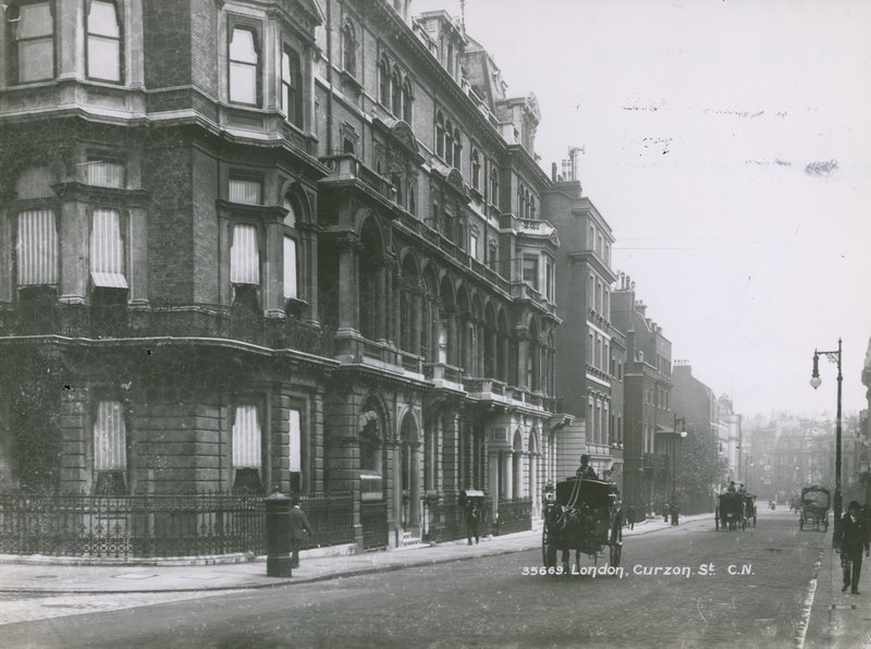 Curzon Street, London von English Photographer