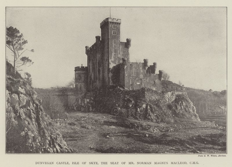 Dunvegan Castle, Isle of Skye, der Sitz von Mr. Norman Magnus Macleod, CMG von English Photographer