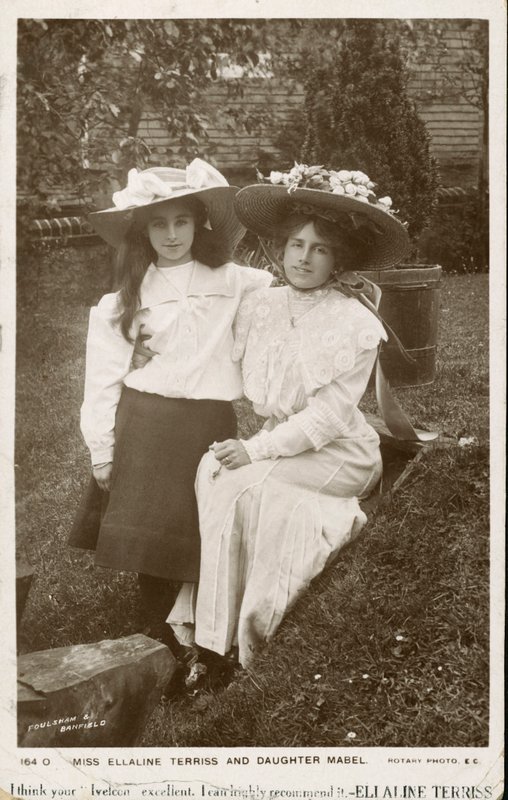 Ellaline Terriss, englische Schauspielerin und Sängerin mit ihrer Tochter Mabel von English Photographer