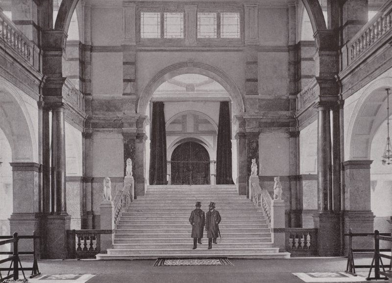 Eingangshalle der Universität von London von English Photographer