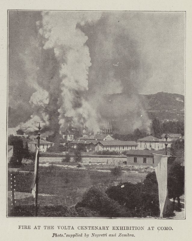 Feuer auf der Volta-Jubiläumsausstellung in Como von English Photographer