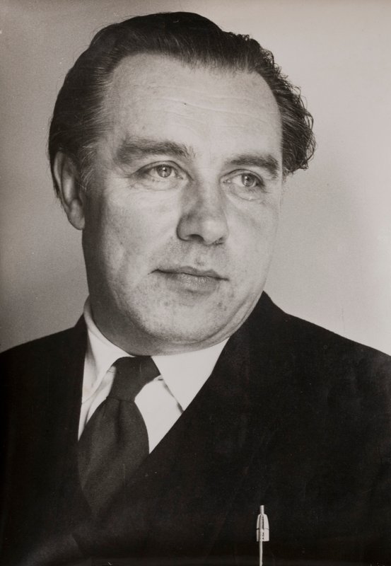 Jerzy Faczynski, polnischer Architekt, der 1941 als Flüchtling nach Großbritannien kam von English Photographer