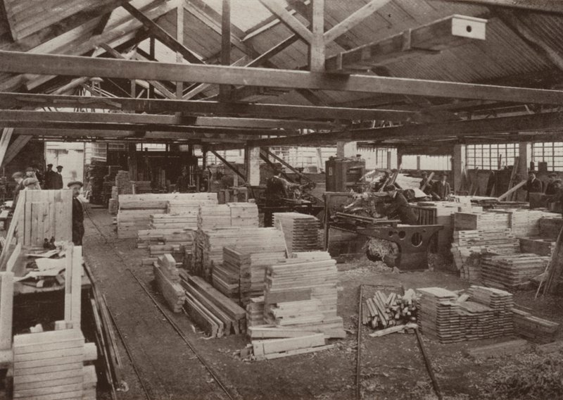Tischlerei-Fabrik, Burton-on-Trent: Blick auf die Tischlermaschinenwerkstatt Nr. 2 von English Photographer