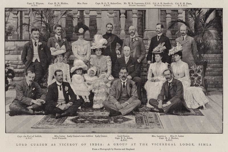 Lord Curzon als Vizekönig von Indien, eine Gruppe in der Vizeköniglichen Lodge, Simla von English Photographer