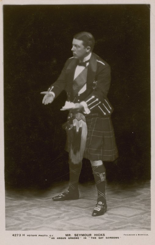Mr Seymour Hicks als Angus Graeme in Die fröhlichen Gordons von English Photographer