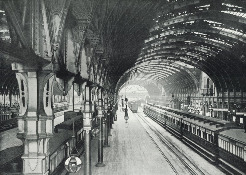 Paddington Station, Gesamtansicht der Bahnsteige von English Photographer