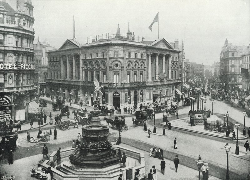 Piccadilly Circus, mit dem Shaftesbury Memorial Fountain und dem London Pavilion von English Photographer